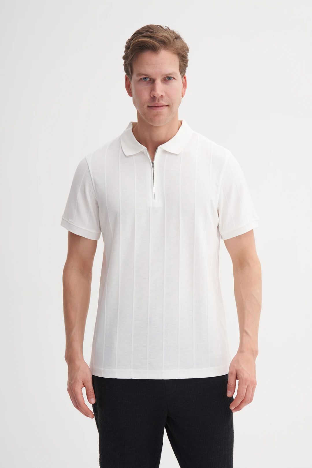 Caz 4238 Polo Yaka Kendinden Dokulu Regular Fit Fermuarlı Tişört EKRU
