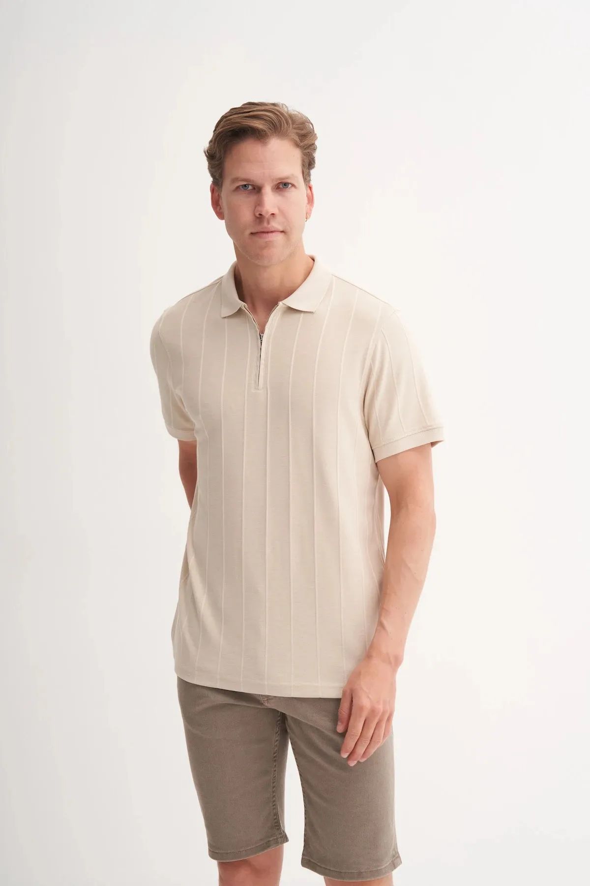 Caz 4238 Polo Yaka Kendinden Dokulu Regular Fit Fermuarlı Tişört Bej