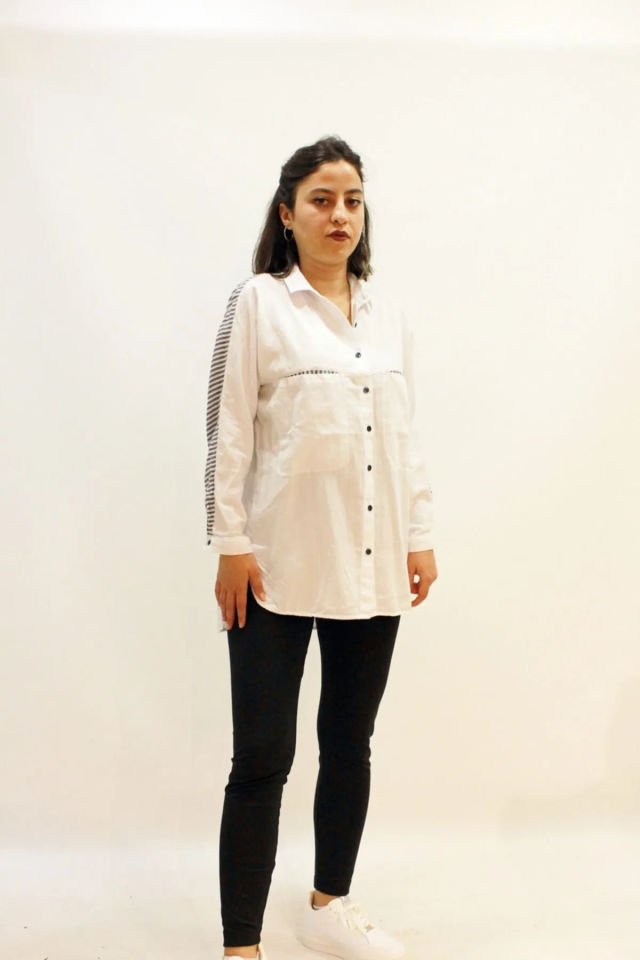PATISKHA 2765 Oversize Cep Detaylı Arkası Çizgili Kadın Gömlek Beyaz Mavi