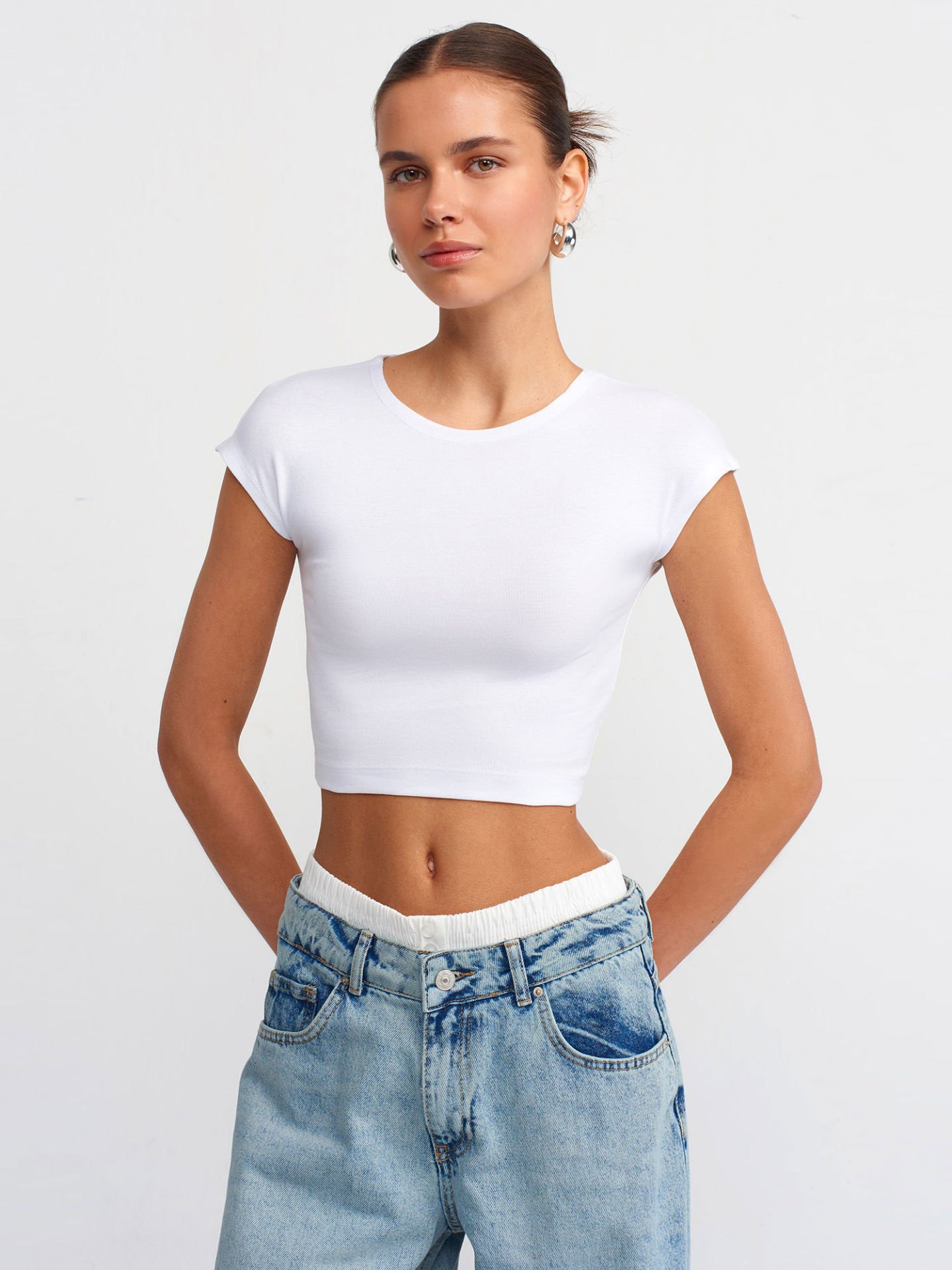Dilvin 30528 Pamuk ve Modal Karışımlı Crop Top-Beyaz