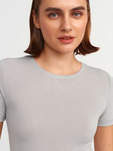 Dilvin 30747 Bisiklet Yaka Basic T-shirt-Koyu Açık Gri