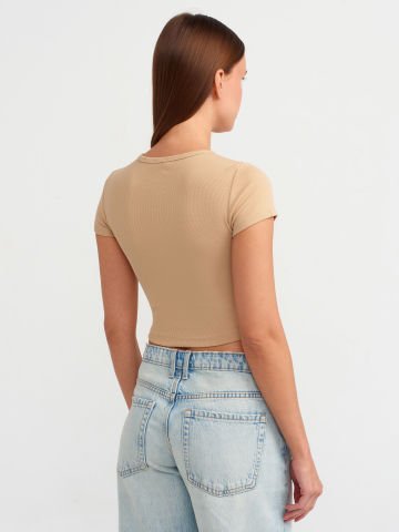 Dilvin 30938 Düğme Detaylı Crop Top-Bej