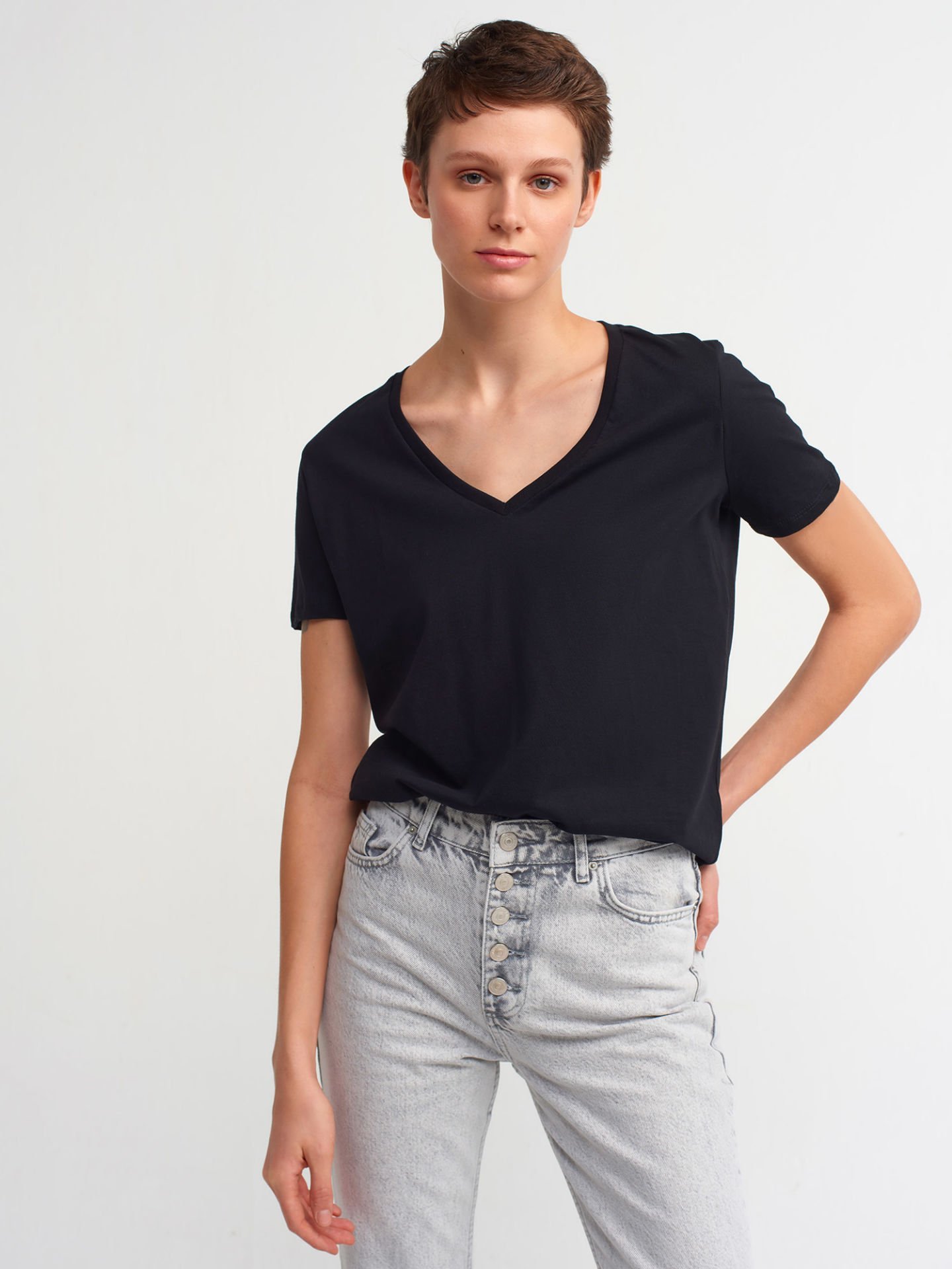 Dilvin 3470 V Yaka Basic T-Shirt-Siyah
